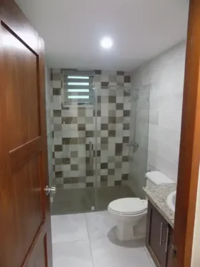 baño hab principal apartamento de venta en jarabacoa